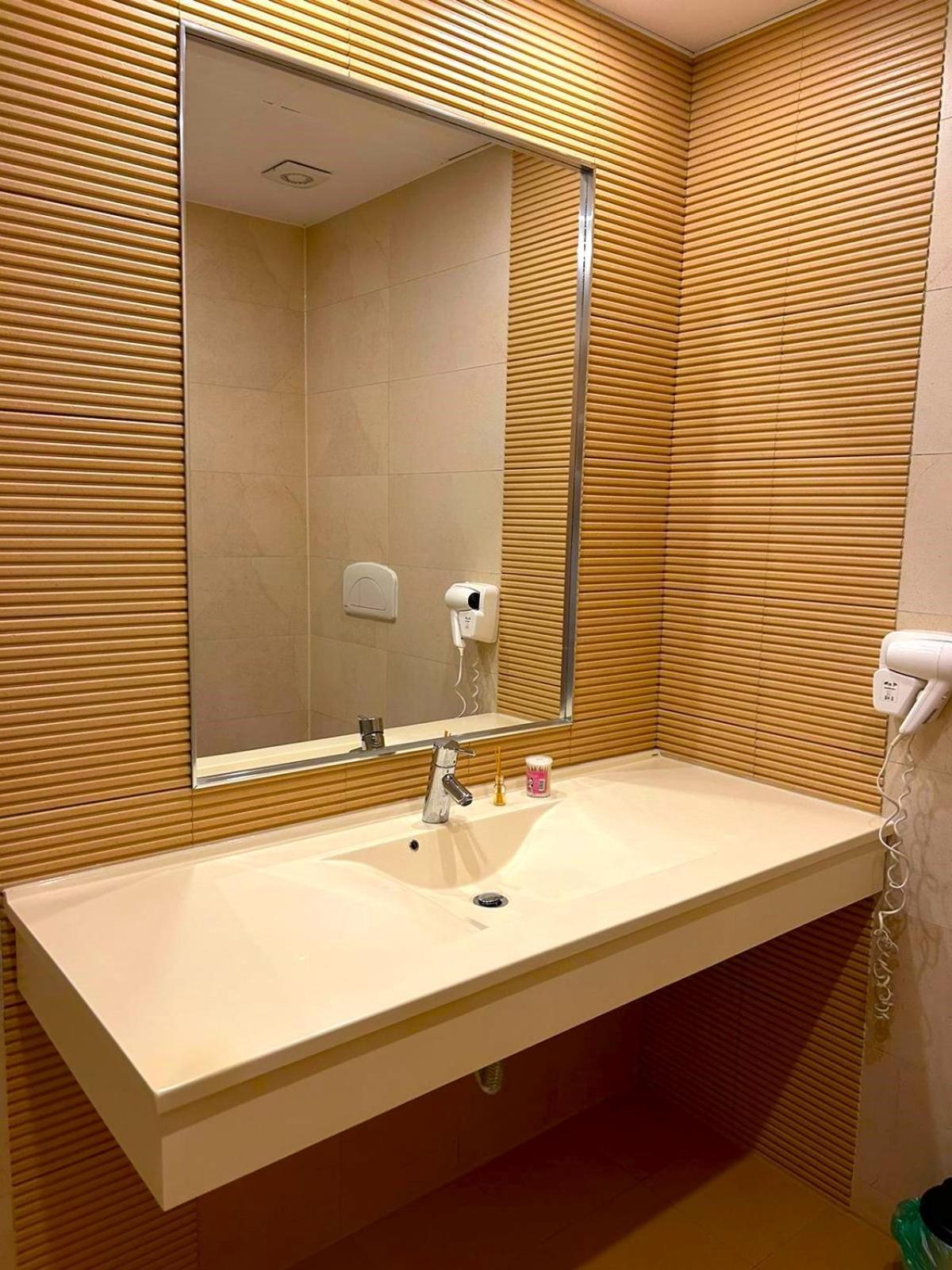 Yamaluxe Apartments - Silent & Warm With Many Facilities Bucarest Extérieur photo